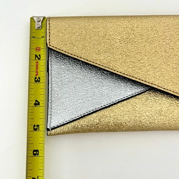 Gold and silver clutch - Picture 7 of 7